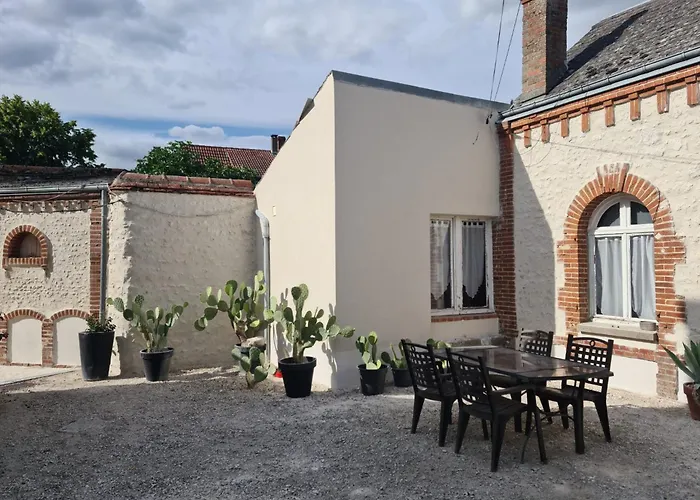 Saint-Ay Sur La Route Des Chateaux