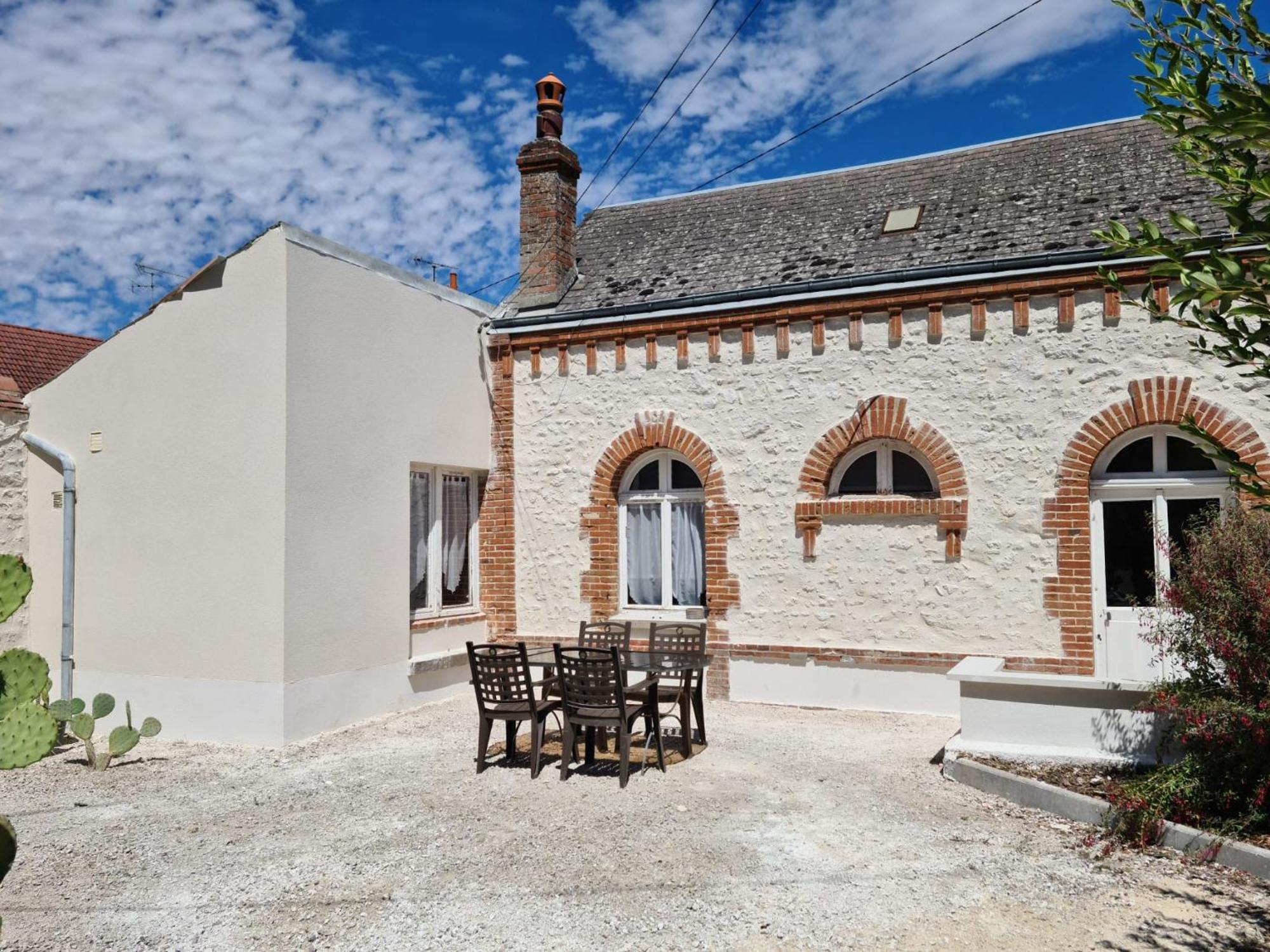 Sur La Route Des Chateaux Apartment